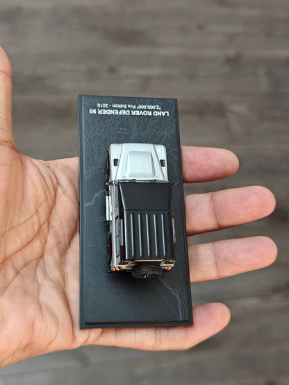 ARBox Land Rover Defender 90 (Cracked Display Case) - Kinder Logs