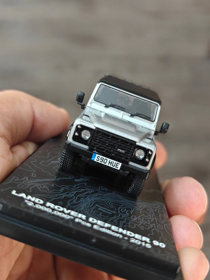 ARBox Land Rover Defender 90 (Cracked Display Case) - Kinder Logs