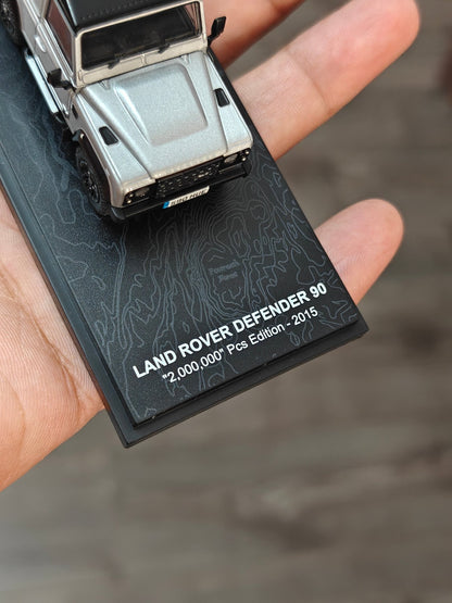 ARBox Land Rover Defender 90 (Cracked Display Case) - Kinder Logs