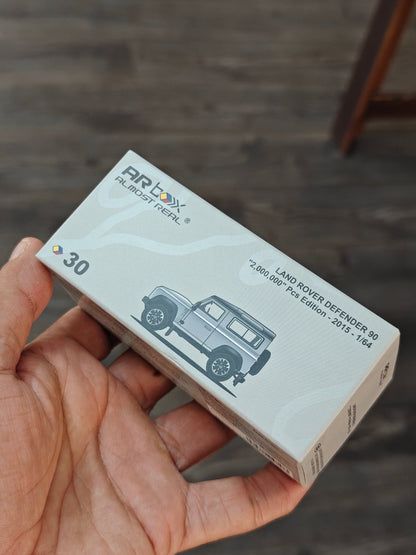 ARBox Land Rover Defender 90 (Cracked Display Case) - Kinder Logs