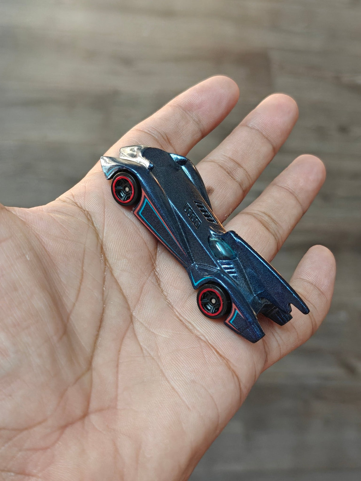 Batman Hot Wheels DC Comics 2014 'Batmobile' (Uncarded - New) - Kinder Logs