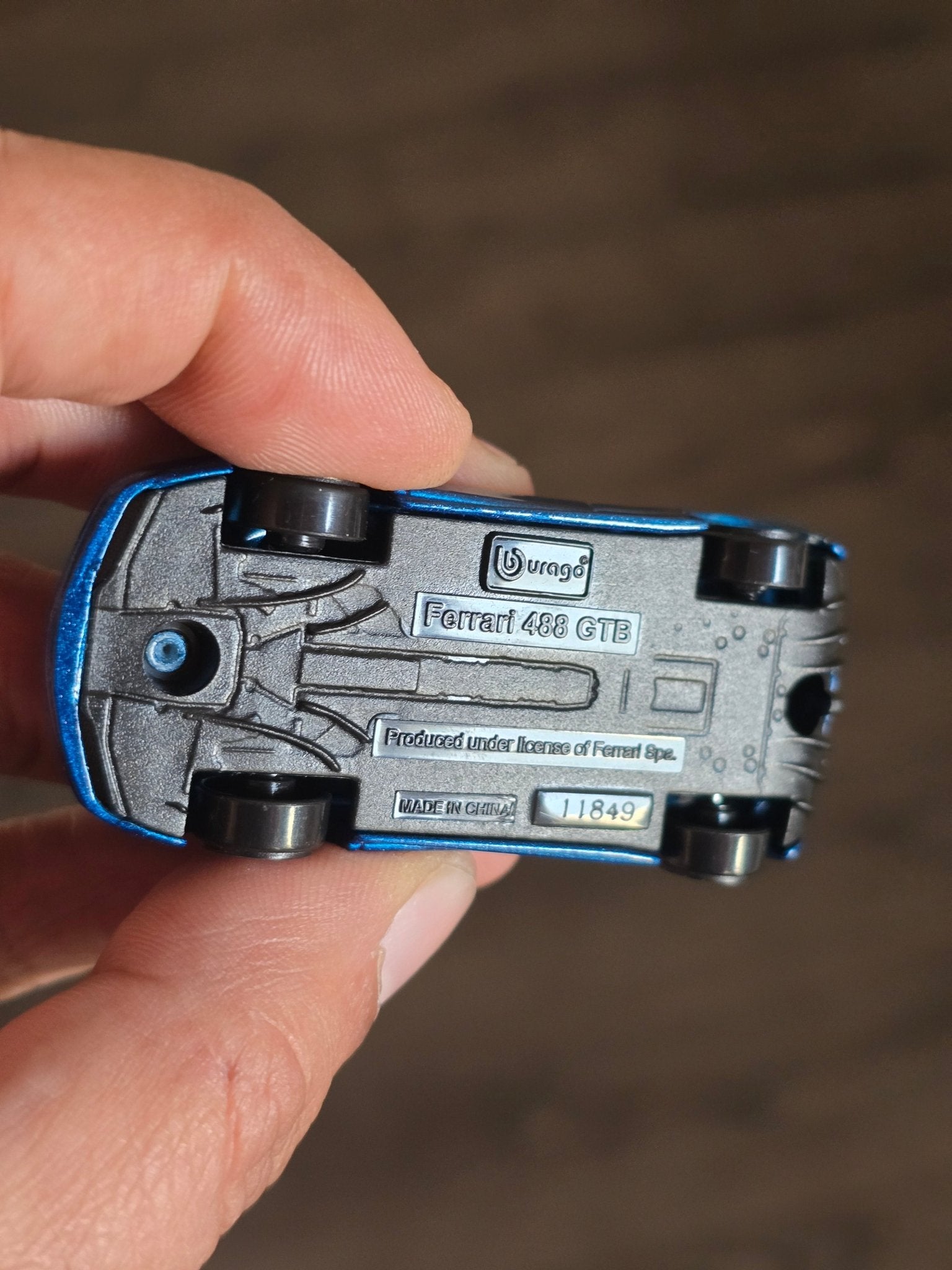 Bburago Ferrari 488 GTB - Blue (Uncarded - New) - Kinder Logs