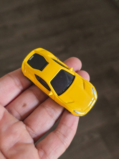 Bburago Ferrari 812 Superfast - Yellow (Uncarded - New) - Kinder Logs