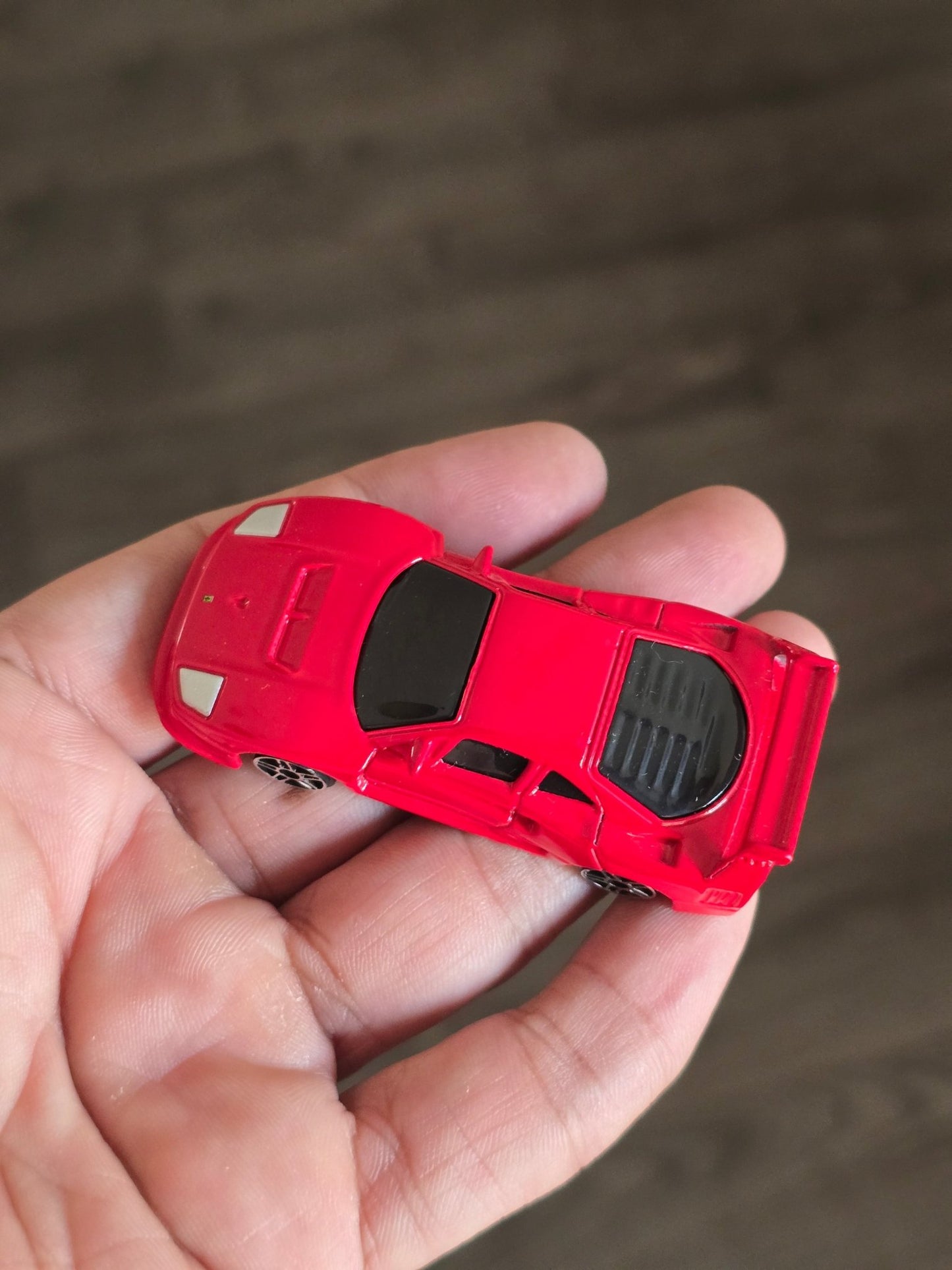 Bburago Ferrari F40 Competizione - Red (Uncarded - New) - Kinder Logs