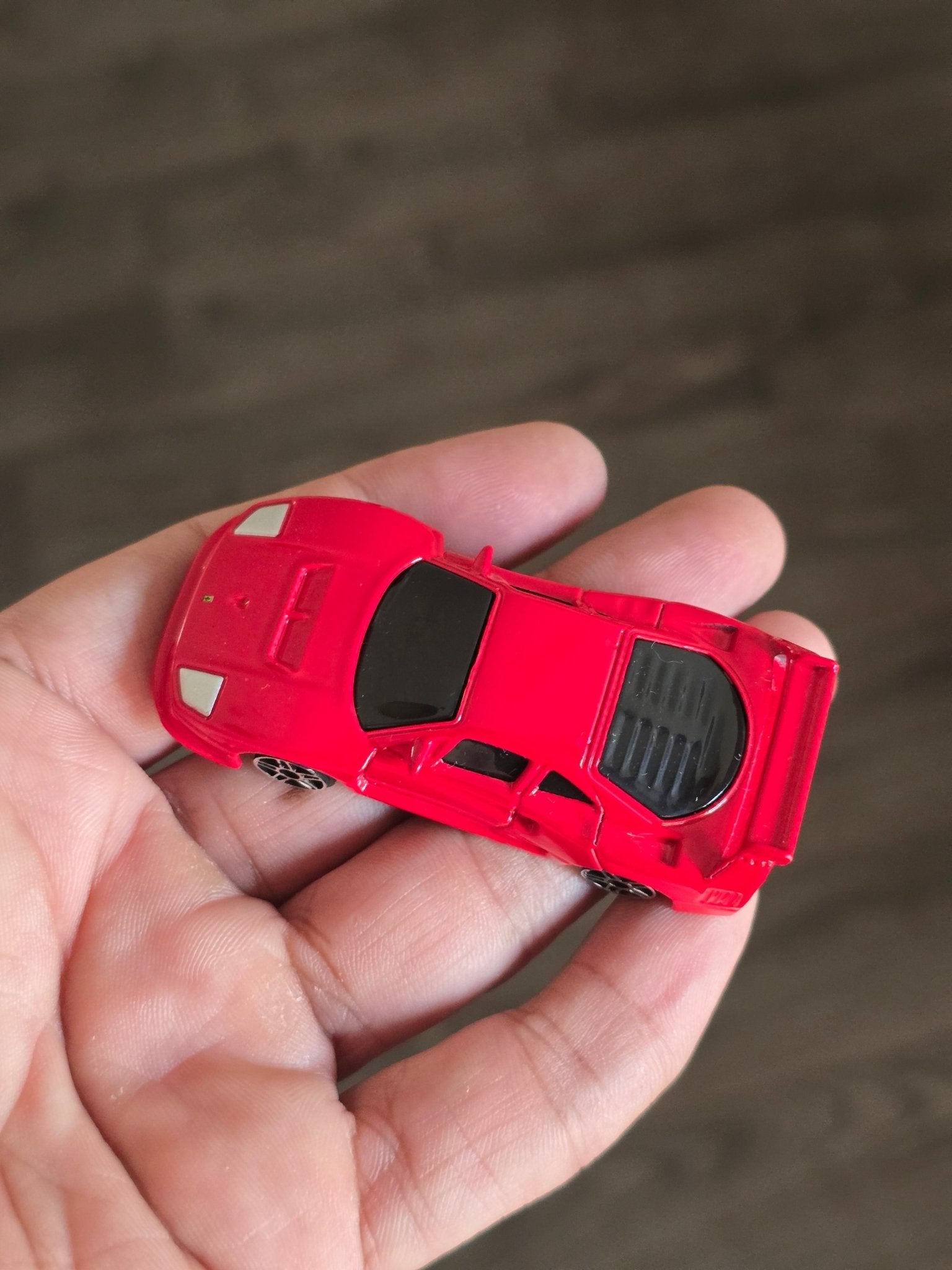 Bburago Ferrari F40 Competizione - Red (Uncarded - New) - Kinder Logs