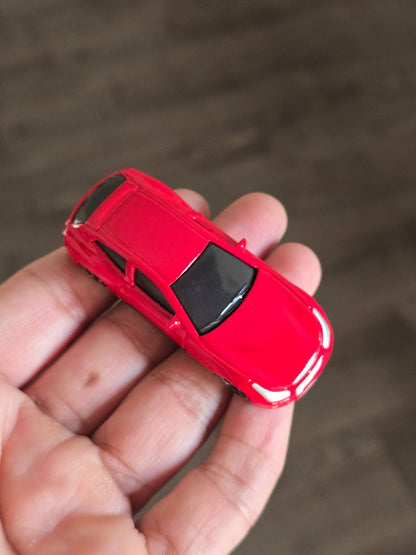 Bburago Ferrari GTC4 Lusso - Red (Uncarded - New) - Kinder Logs