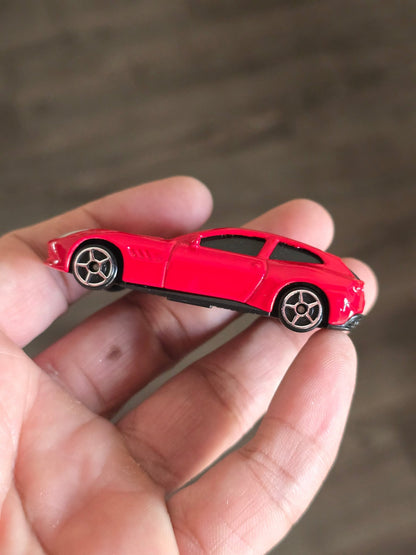 Bburago Ferrari GTC4 Lusso - Red (Uncarded - New) - Kinder Logs