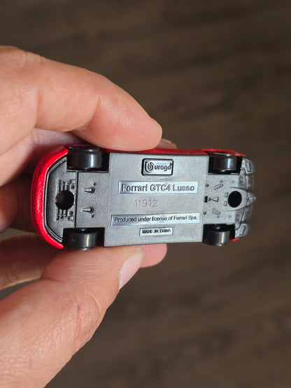 Bburago Ferrari GTC4 Lusso - Red (Uncarded - New) - Kinder Logs