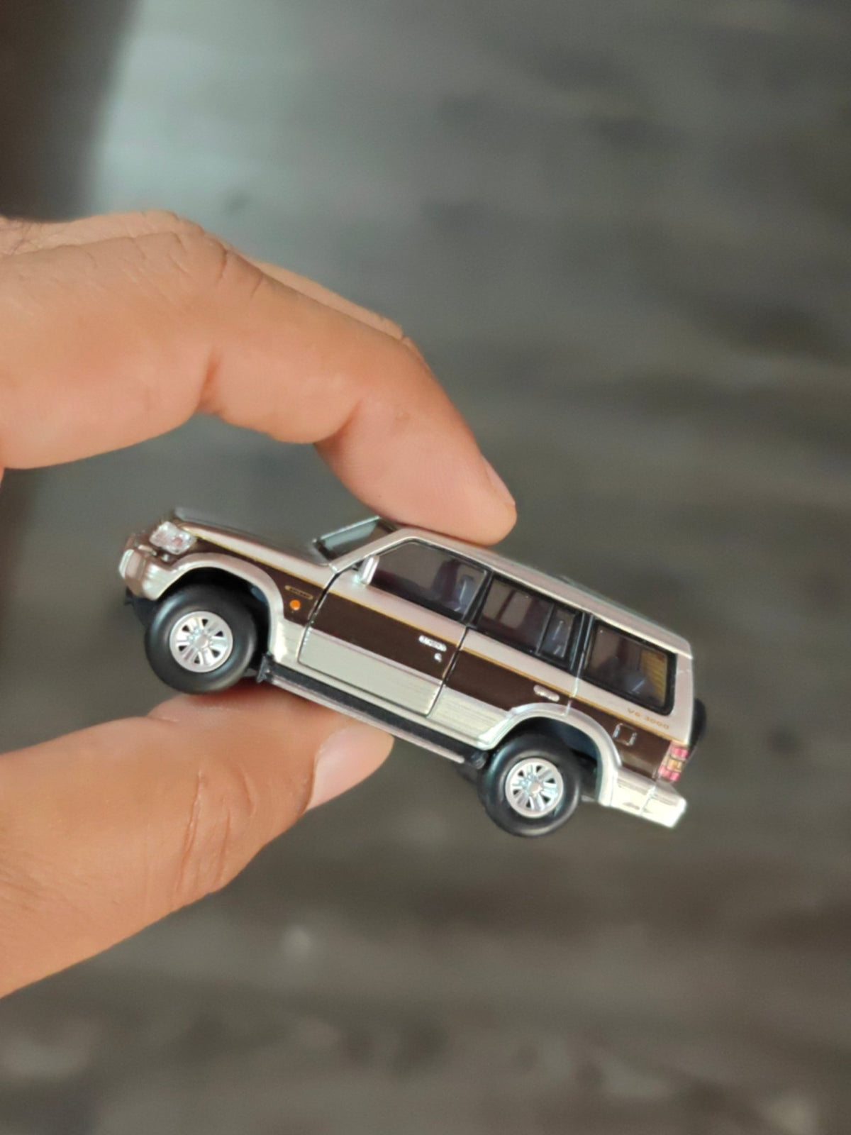 BMC Mitsubishi Pajero Super Exceed - Beige (Open Box) - Kinder Logs