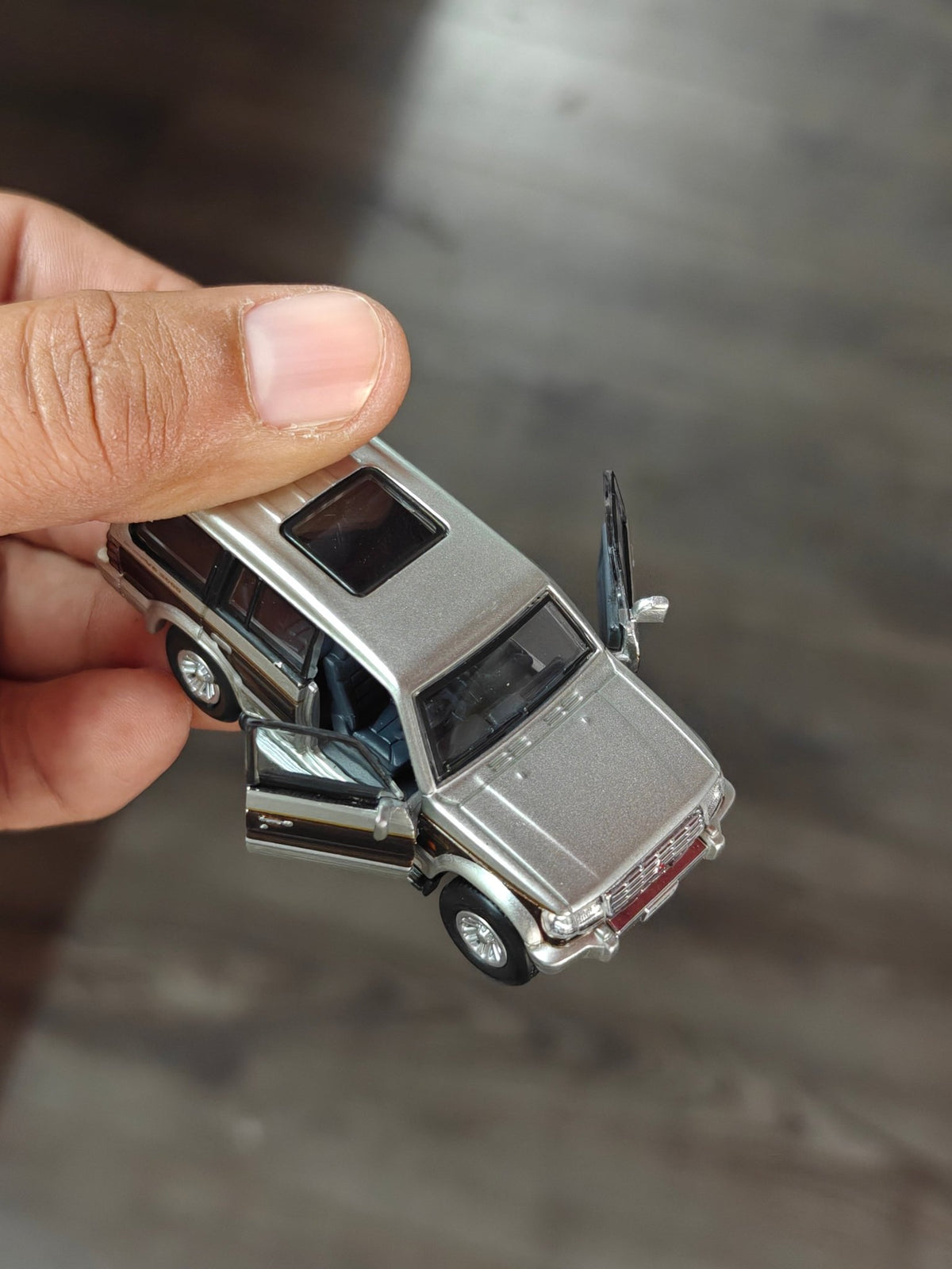 BMC Mitsubishi Pajero Super Exceed - Beige (Open Box) - Kinder Logs