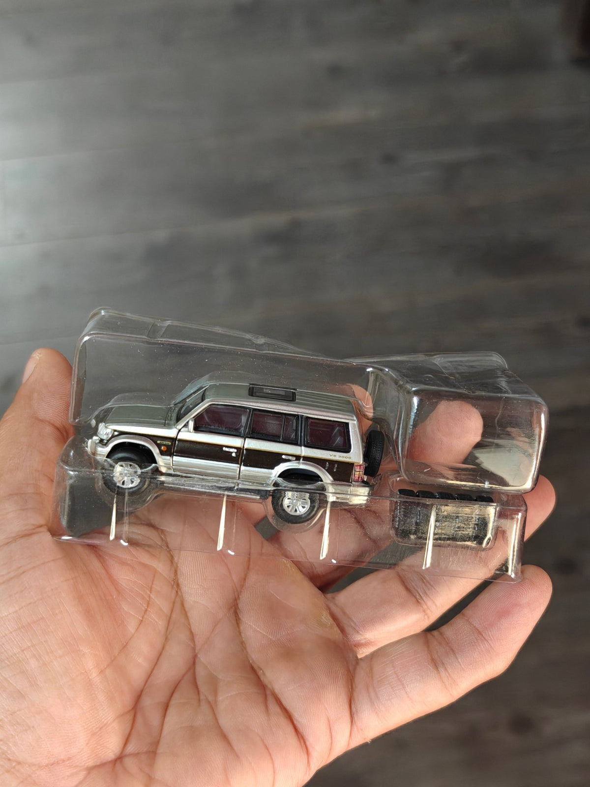 BMC Mitsubishi Pajero Super Exceed - Beige (Open Box) - Kinder Logs