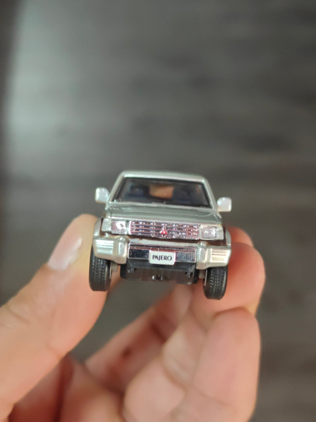 BMC Mitsubishi Pajero Super Exceed - Beige (Open Box) - Kinder Logs