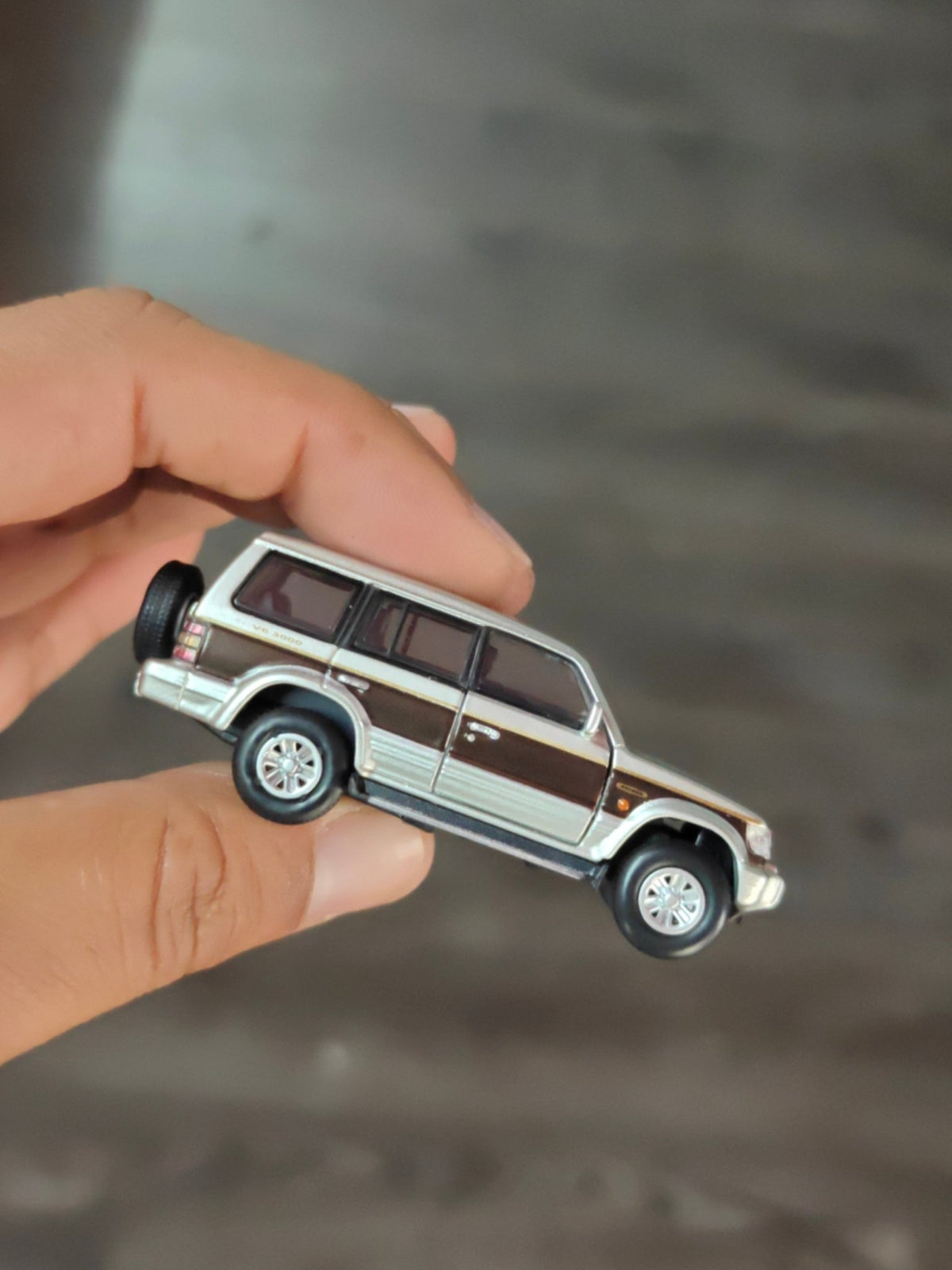 BMC Mitsubishi Pajero Super Exceed - Beige (Open Box) - Kinder Logs