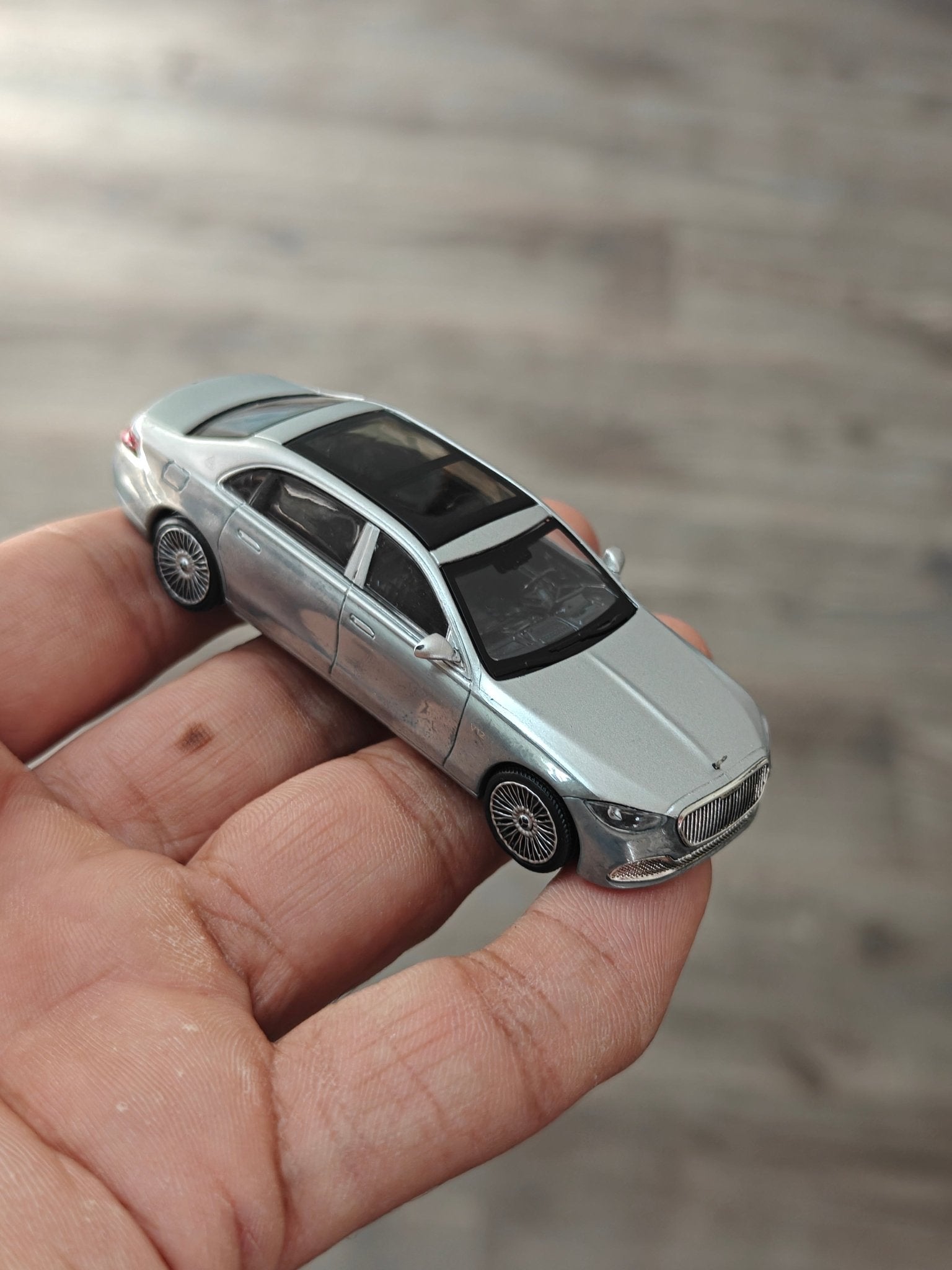 CHASE Mini GT Mercedes - Maybach S680 (Open Box) - Kinder Logs