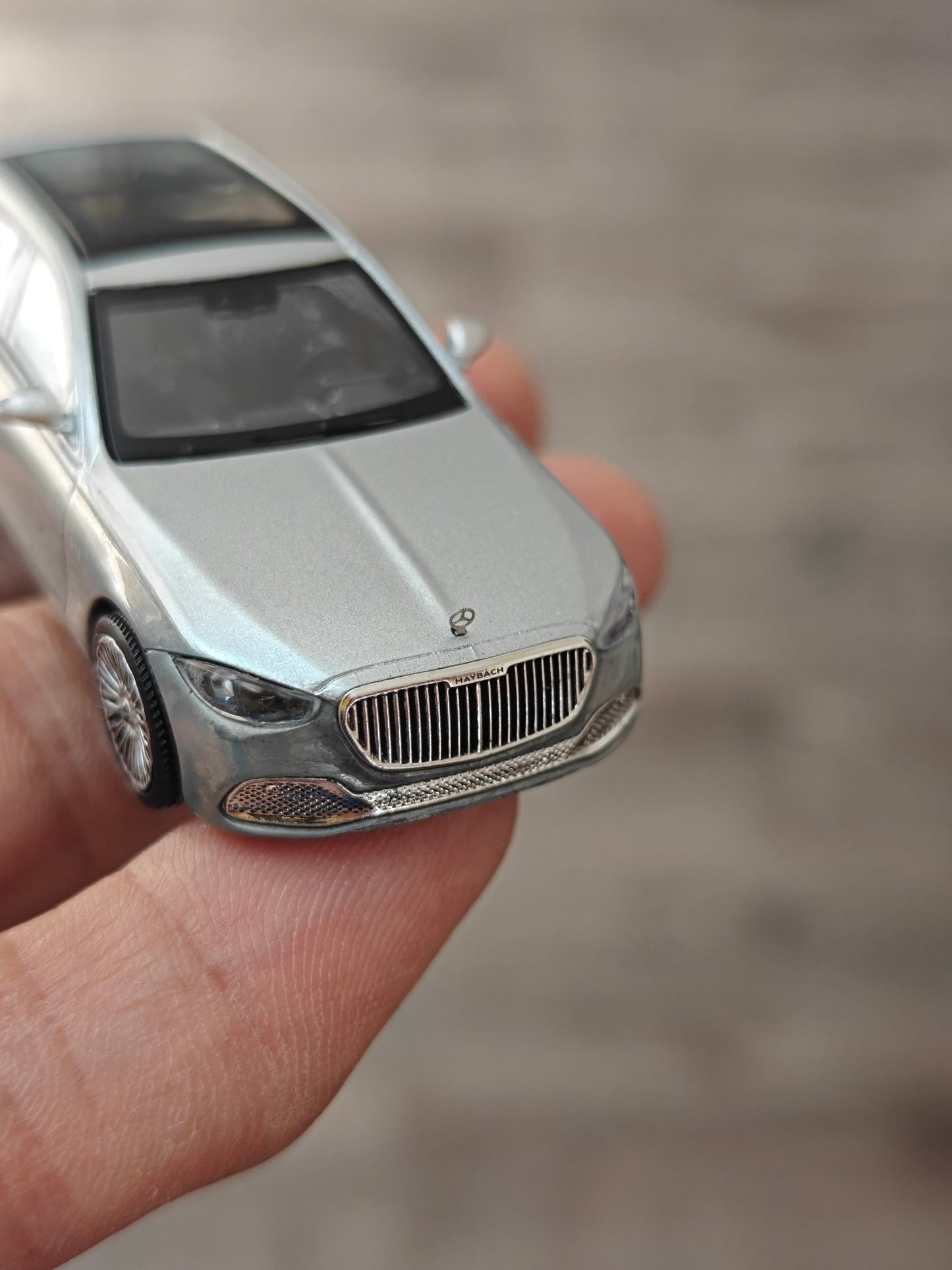 CHASE Mini GT Mercedes - Maybach S680 (Open Box) - Kinder Logs