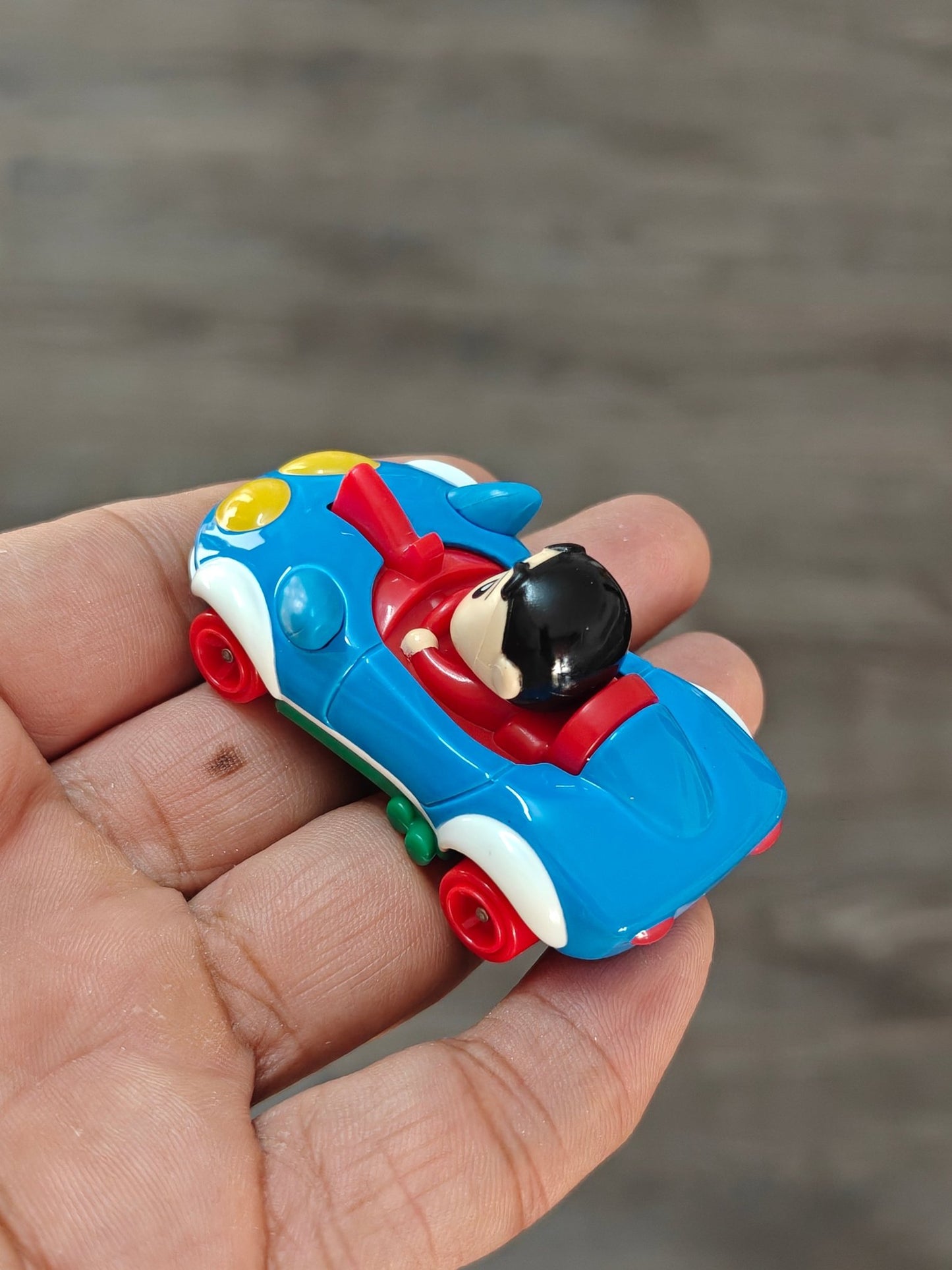 Dream Tomica Crayon Shinchan Car (Tomica 169 - Open Box) - Kinder Logs
