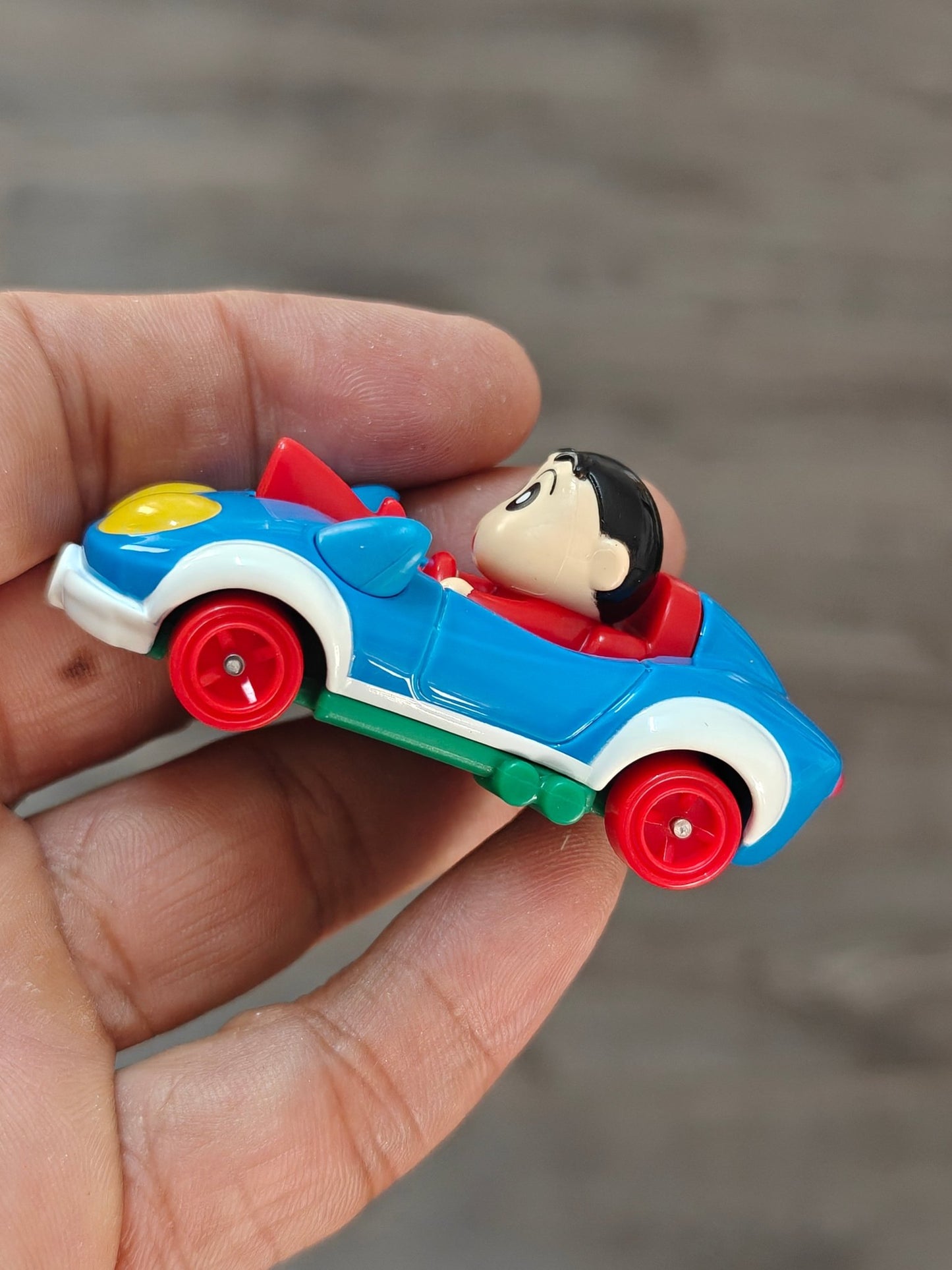 Dream Tomica Crayon Shinchan Car (Tomica 169 - Open Box) - Kinder Logs