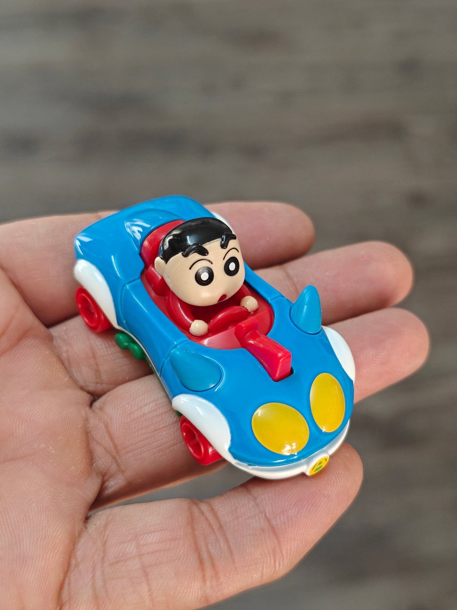 Dream Tomica Crayon Shinchan Car (Tomica 169 - Open Box) - Kinder Logs