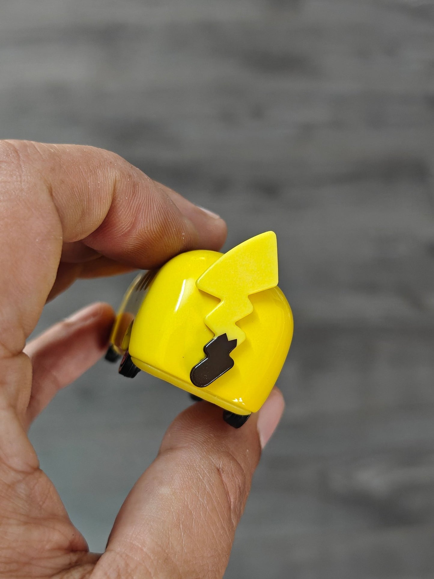 Dream Tomica Pokedoko Dokoiko Car - Yellow (Open Box) - Kinder Logs