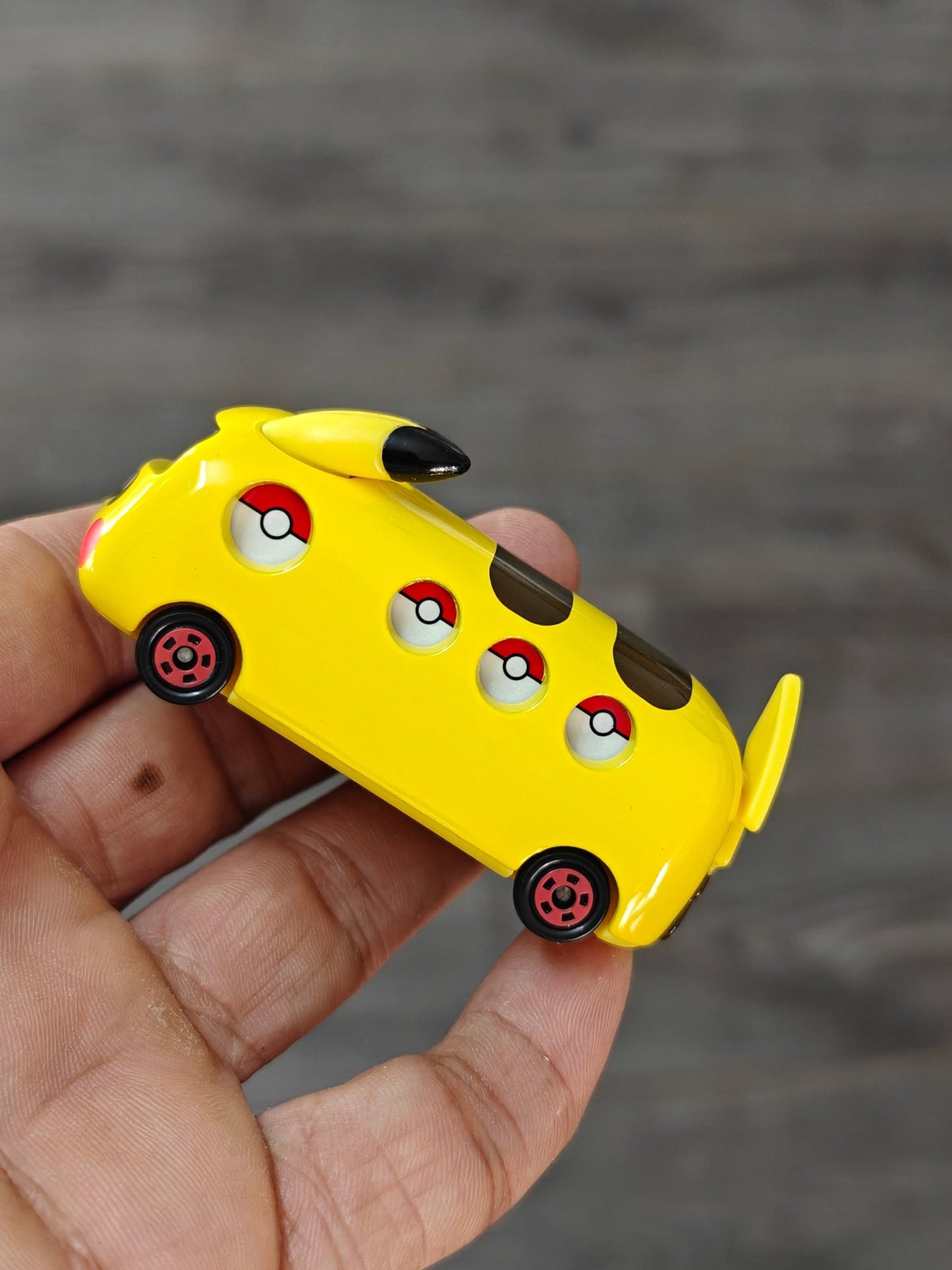 Dream Tomica Pokedoko Dokoiko Car - Yellow (Open Box) - Kinder Logs