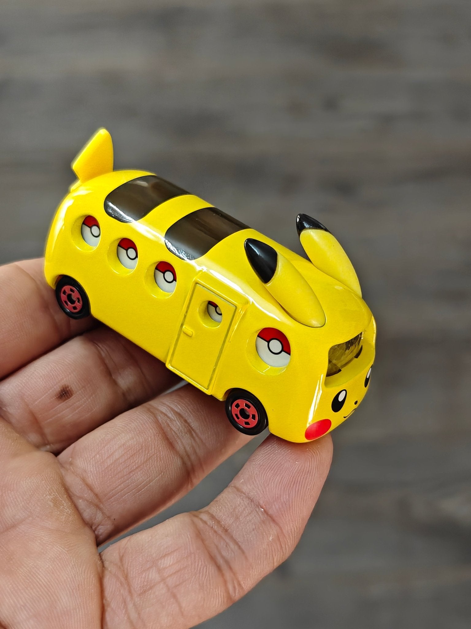 Dream Tomica Pokedoko Dokoiko Car - Yellow (Open Box) - Kinder Logs