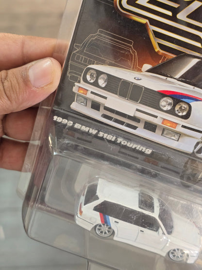 Elite64 Hot Wheels 1990 BMW 318i Touring (Imported) - Kinder Logs