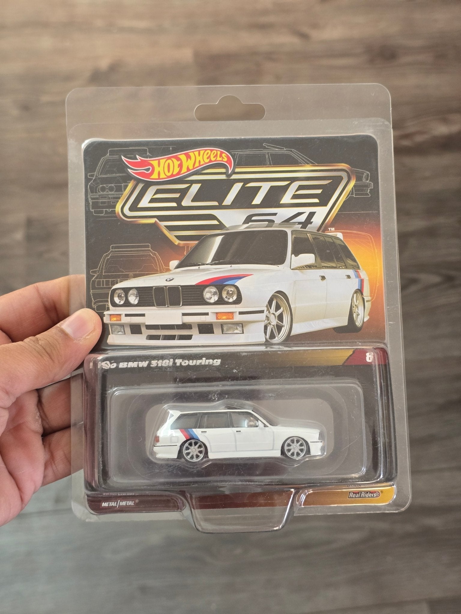 Elite64 Hot Wheels 1990 BMW 318i Touring (Imported) - Kinder Logs