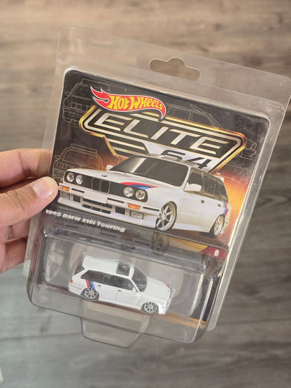 Elite64 Hot Wheels 1990 BMW 318i Touring (Imported) - Kinder Logs