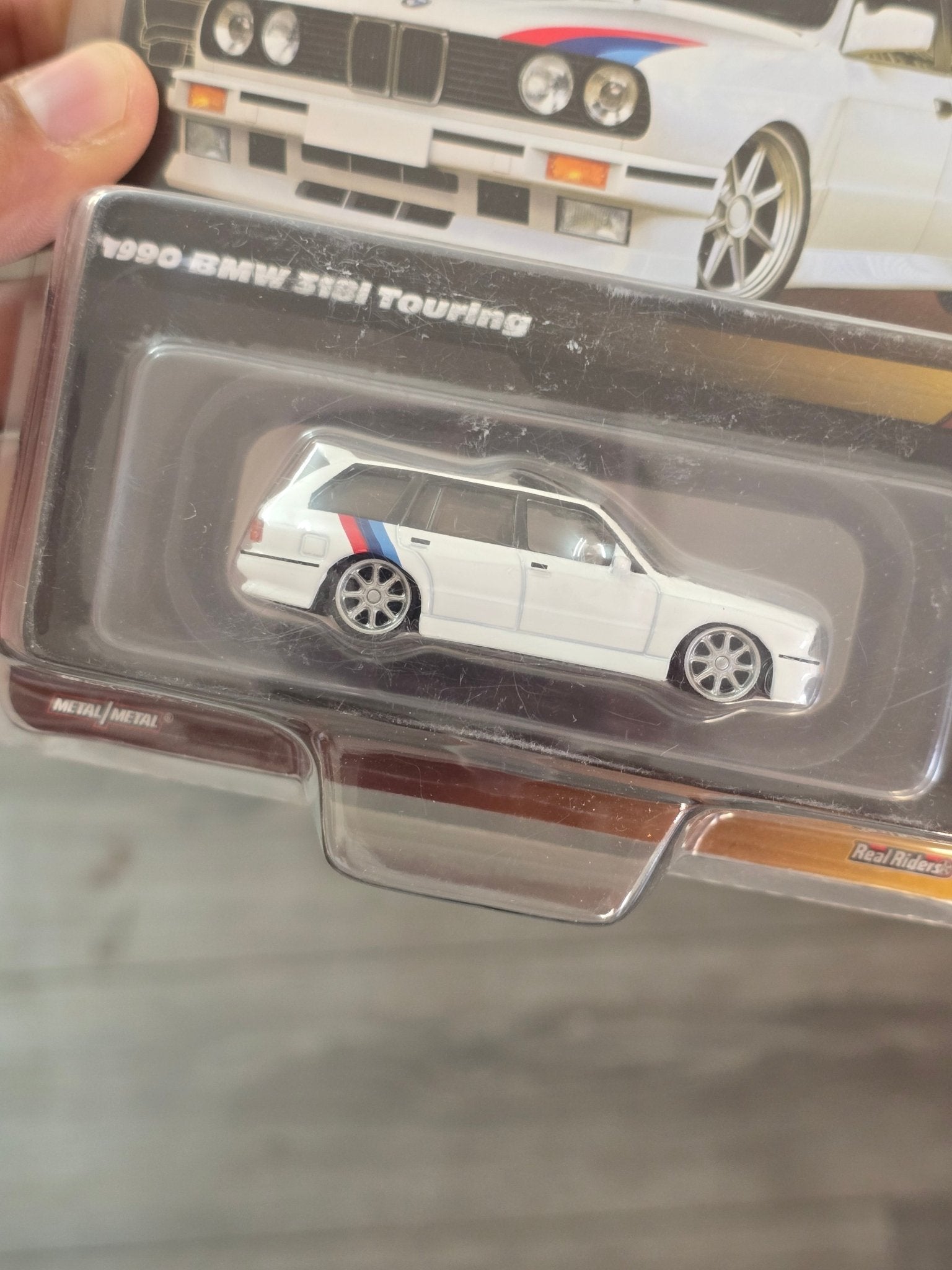 Elite64 Hot Wheels 1990 BMW 318i Touring (Imported) - Kinder Logs