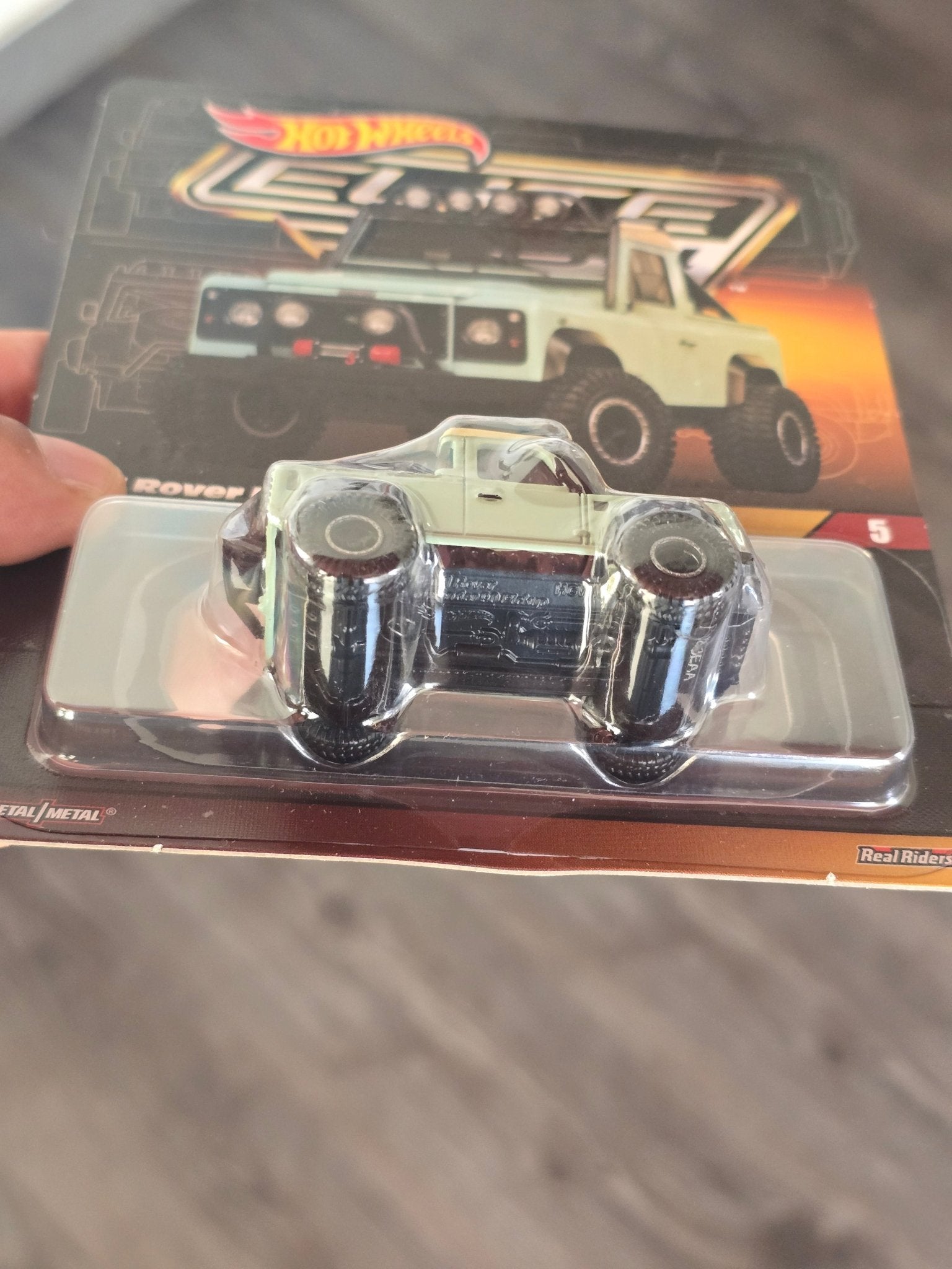 Elite64 Hot Wheels Land Rover Defender 90 Pickup - Green (Rare) - Kinder Logs