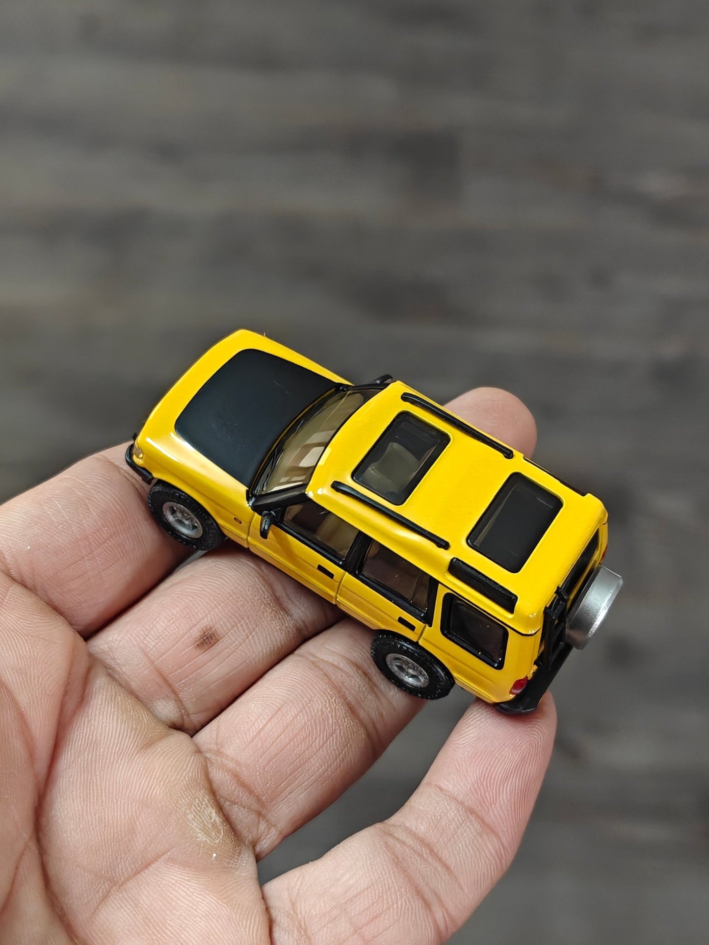 Elite64 Hot Wheels Mod Shop - 1994 Land Rover Discovery (Imported) - Kinder Logs