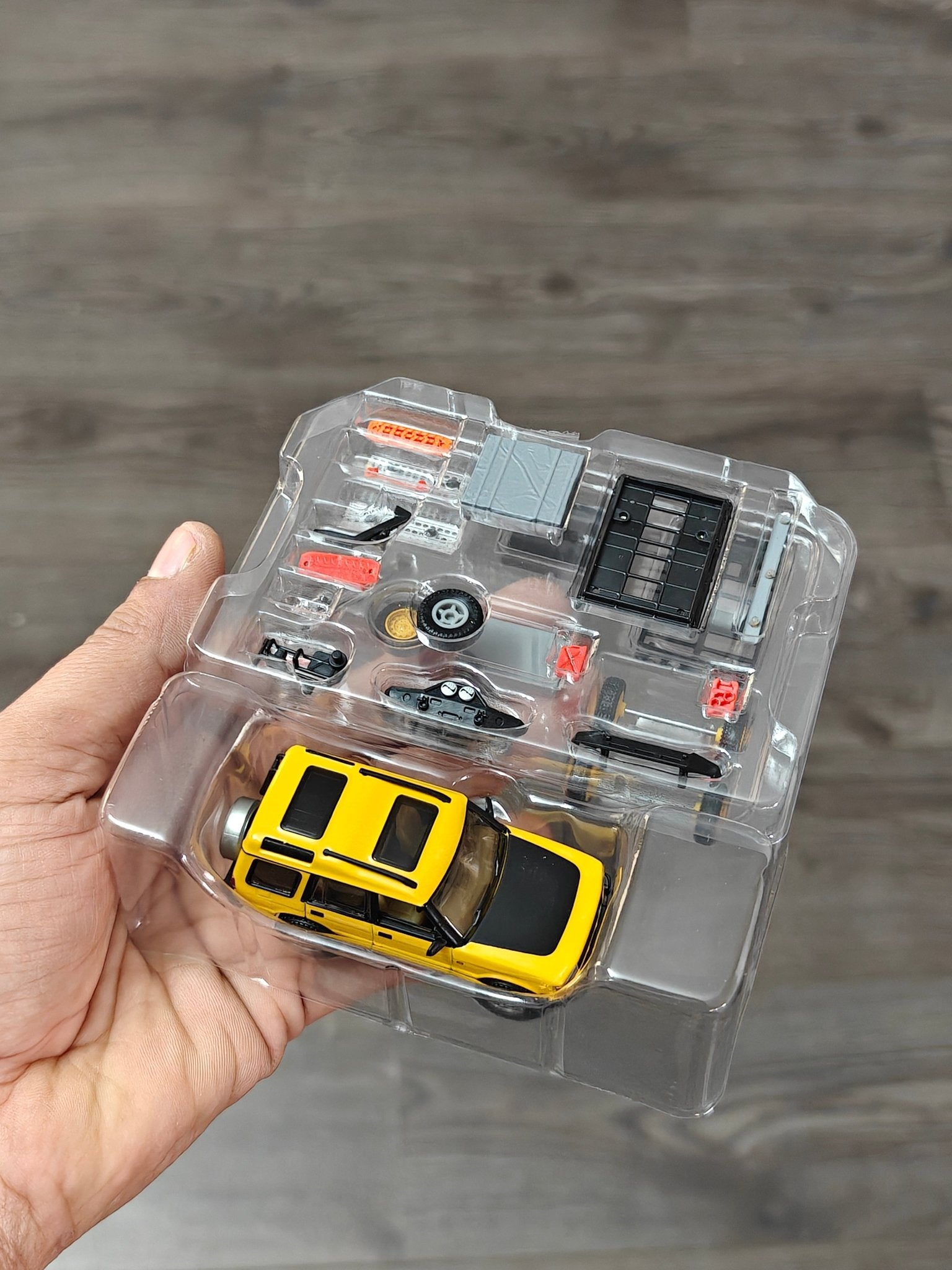 Elite64 Hot Wheels Mod Shop - 1994 Land Rover Discovery (Imported) - Kinder Logs