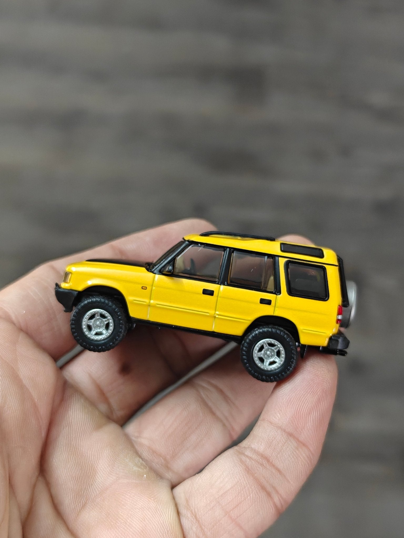 Elite64 Hot Wheels Mod Shop - 1994 Land Rover Discovery (Imported) - Kinder Logs