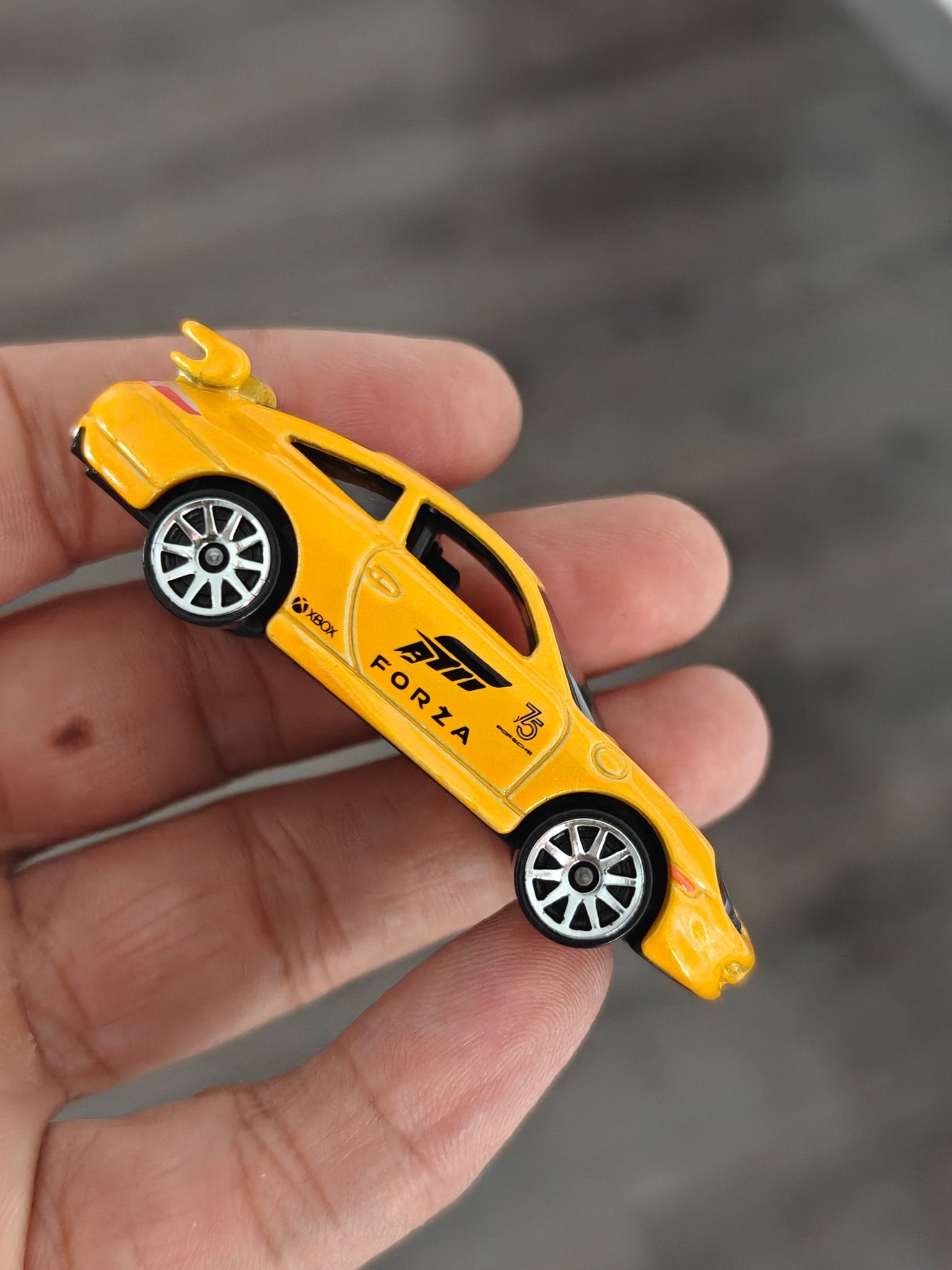 FORZA Hot Wheels Porsche 911 GT3 (Uncarded - New) - Kinder Logs