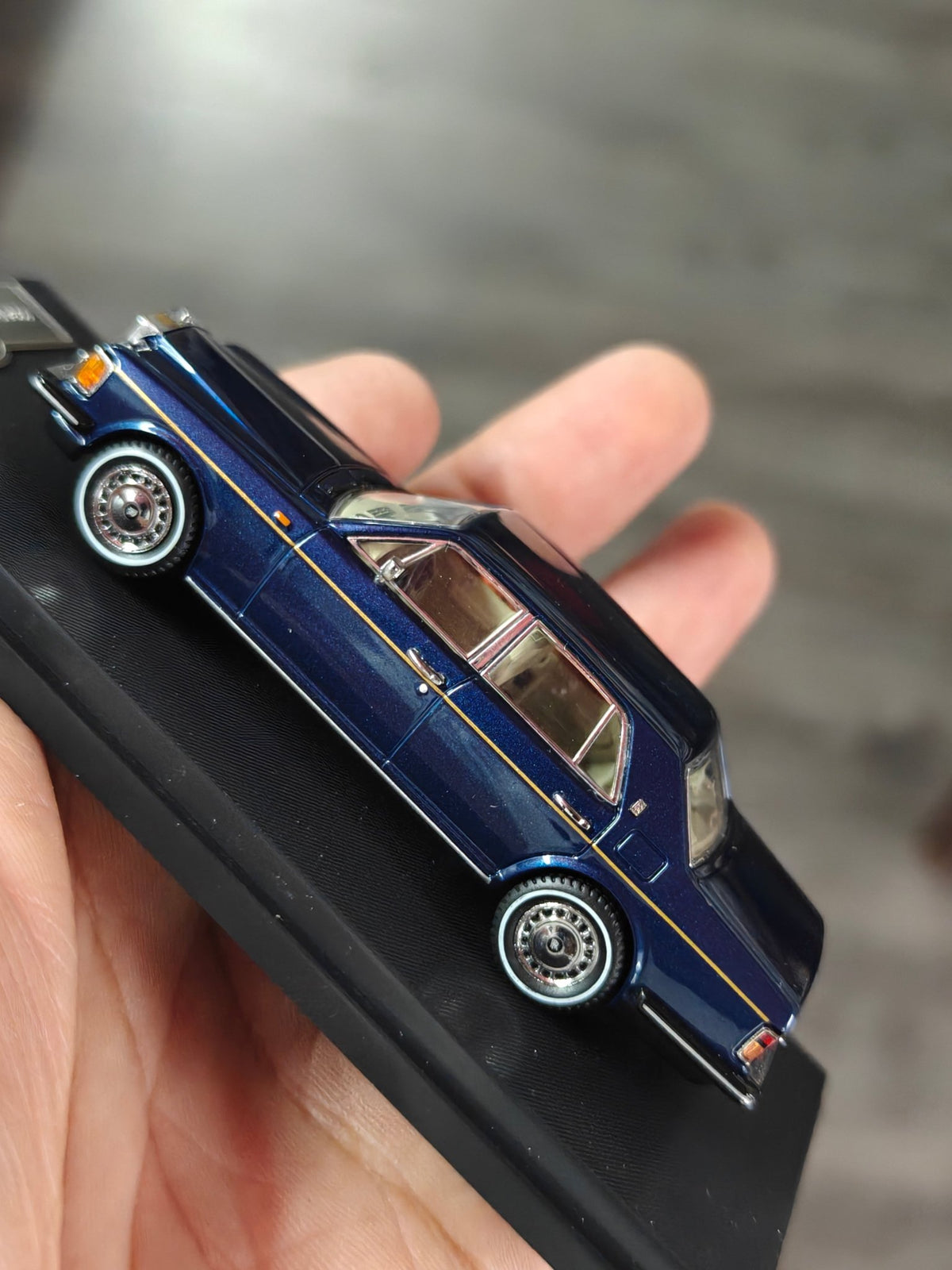 GFCC 1994 Rolls-Royce Silver Spur III - Blue (Open Box) - Kinder Logs