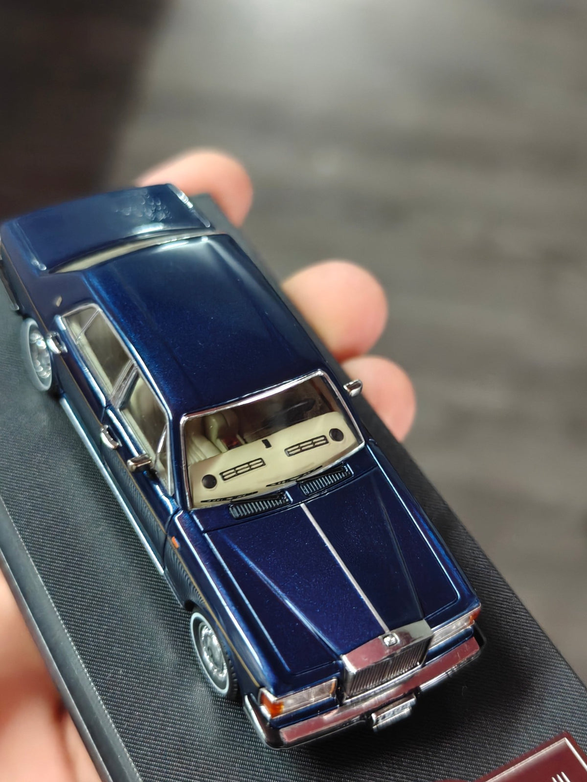 GFCC 1994 Rolls-Royce Silver Spur III - Blue (Open Box) - Kinder Logs
