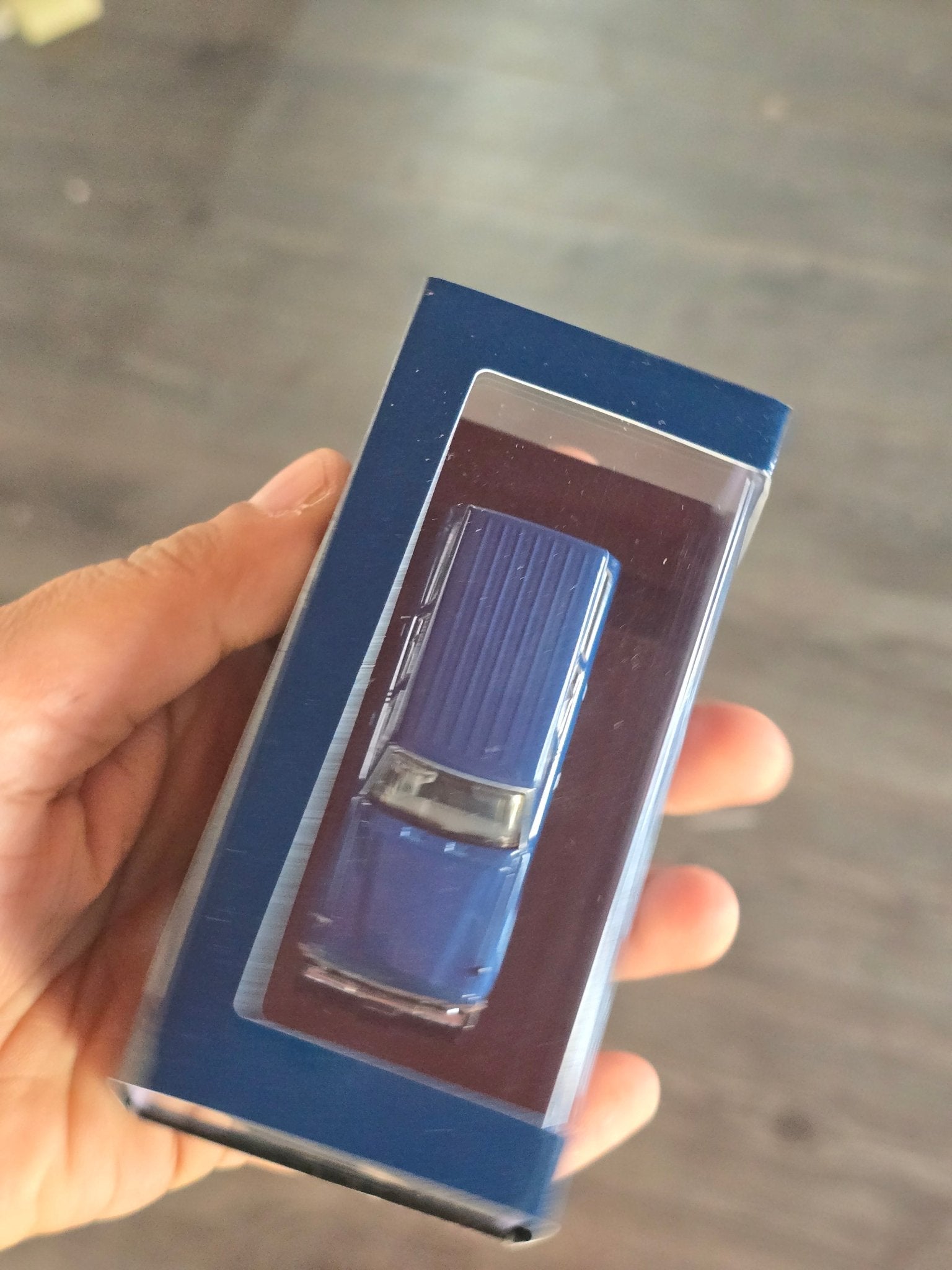 Hobby Japan 1981 Toyota Land Cruiser 60 GX (Broken Side Mirrors) - Kinder Logs