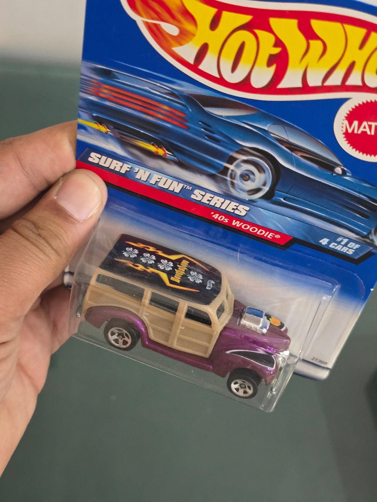 Hot Wheels 1940s Woodie - Surf 'N Fun Series - Kinder Logs