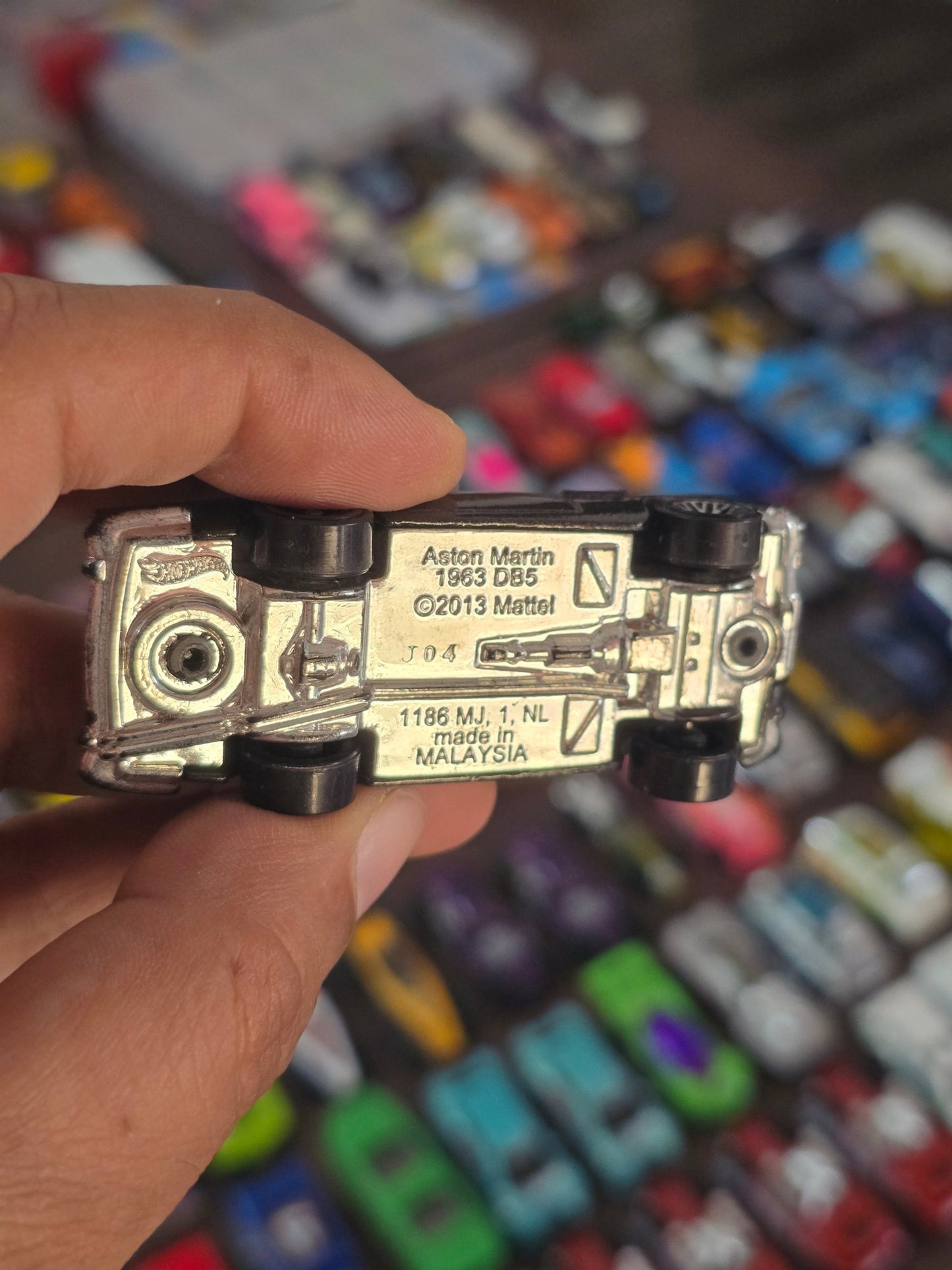 Hot Wheels 1963 Aston Martin DB5 - Black (Pre - Owned) - Kinder Logs