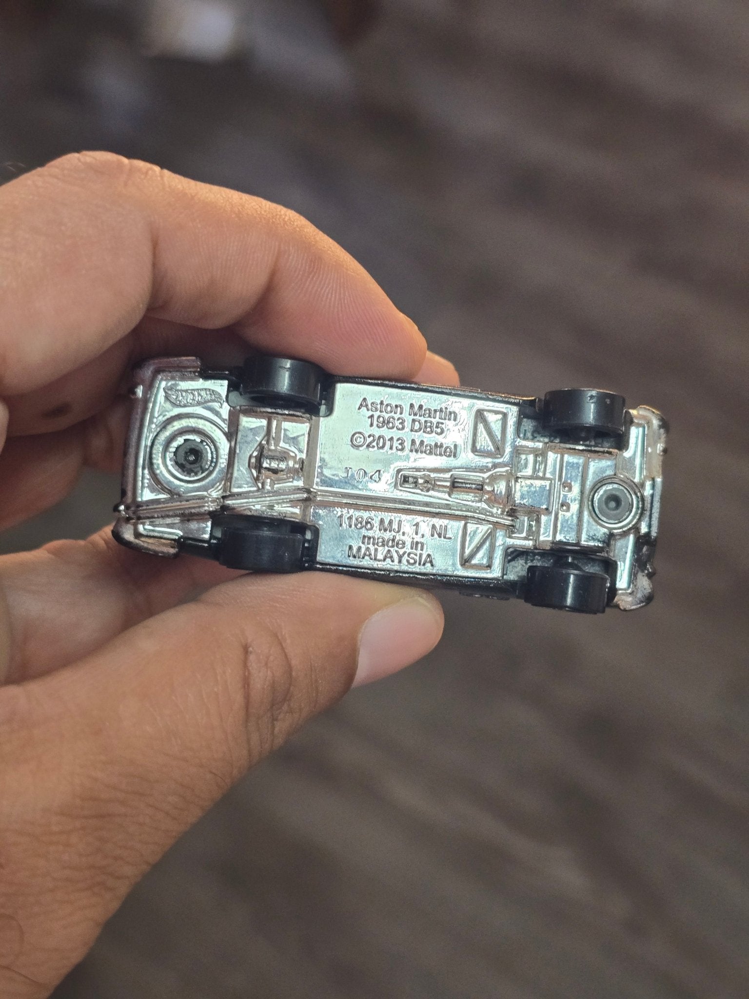 Hot Wheels 1963 Aston Martin DB5 - Black (Pre - Owned) - Kinder Logs