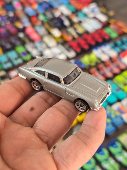 Hot Wheels 1963 Aston Martin DB5 - Fast And Furious (Uncarded - New) - Kinder Logs