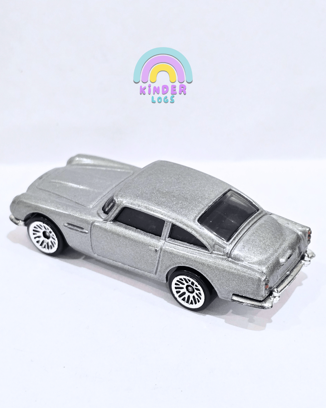 Hot Wheels 1963 Aston Martin DB5 (Used Car) - Kinder Logs