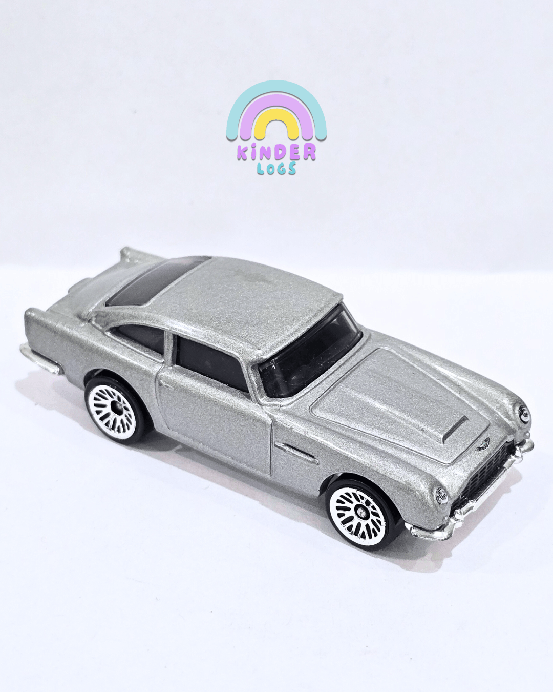 Hot Wheels 1963 Aston Martin DB5 (Used Car) - Kinder Logs
