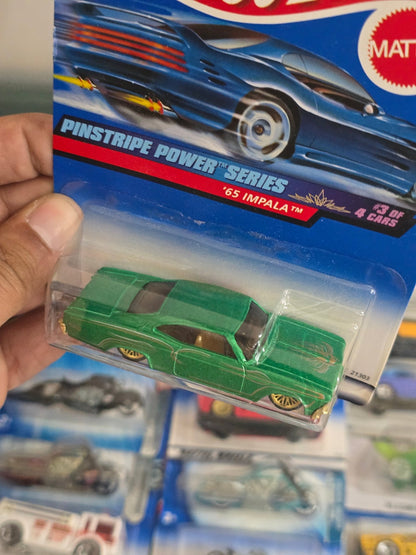 Hot Wheels 1965 Chevy Impala - Pinstripe Power Series - Kinder Logs