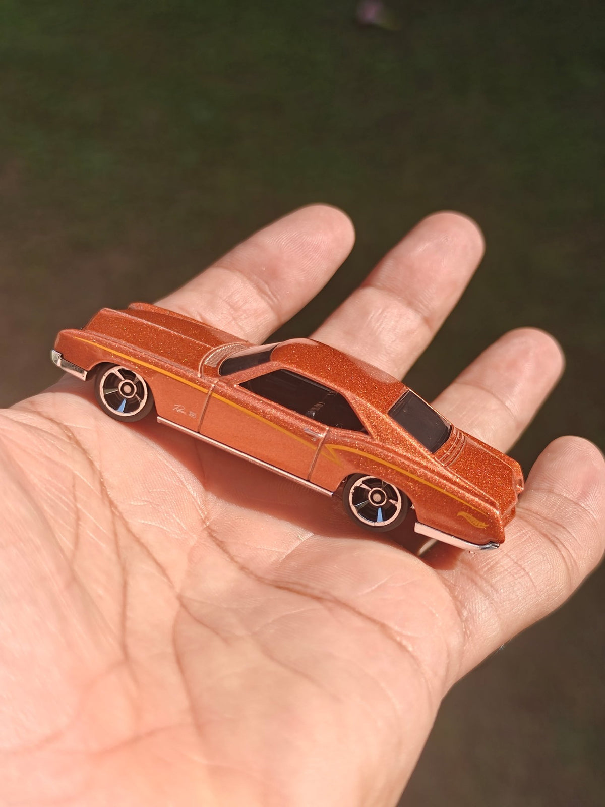 Hot Wheels 1966 Buick Riviera - Rust (Uncarded - New) - Kinder Logs