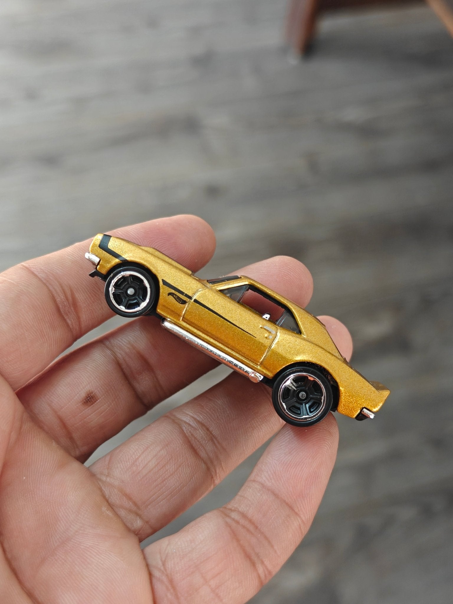 Hot Wheels 1967 Chevrolet Camaro - Gold (Uncarded - New) - Kinder Logs