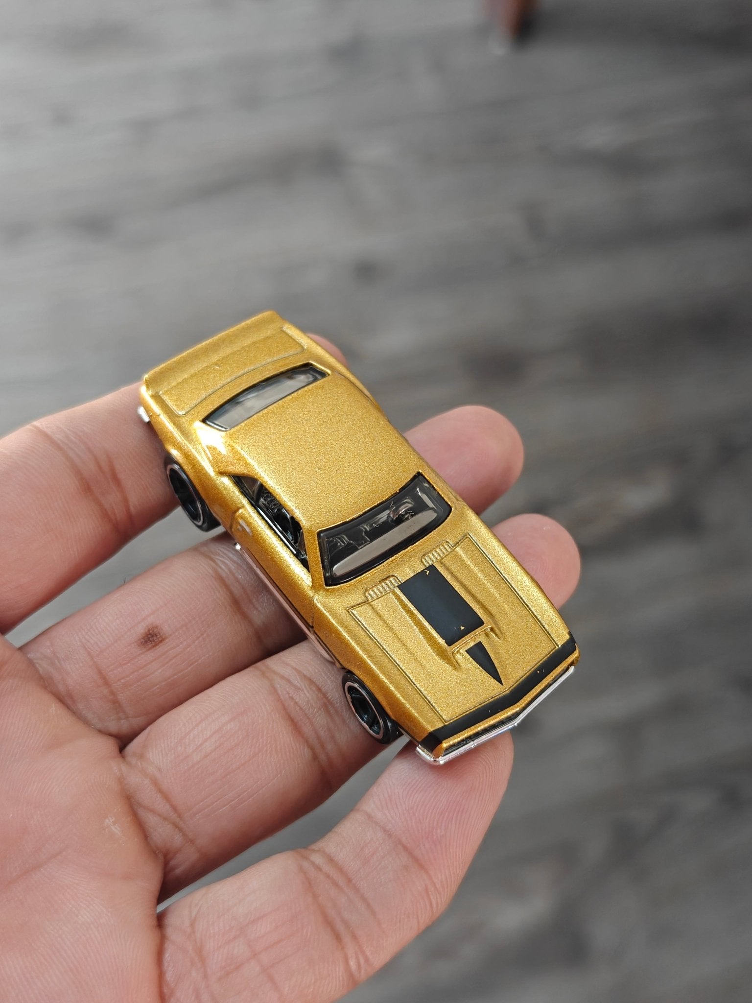 Hot Wheels 1967 Chevrolet Camaro - Gold (Uncarded - New) - Kinder Logs