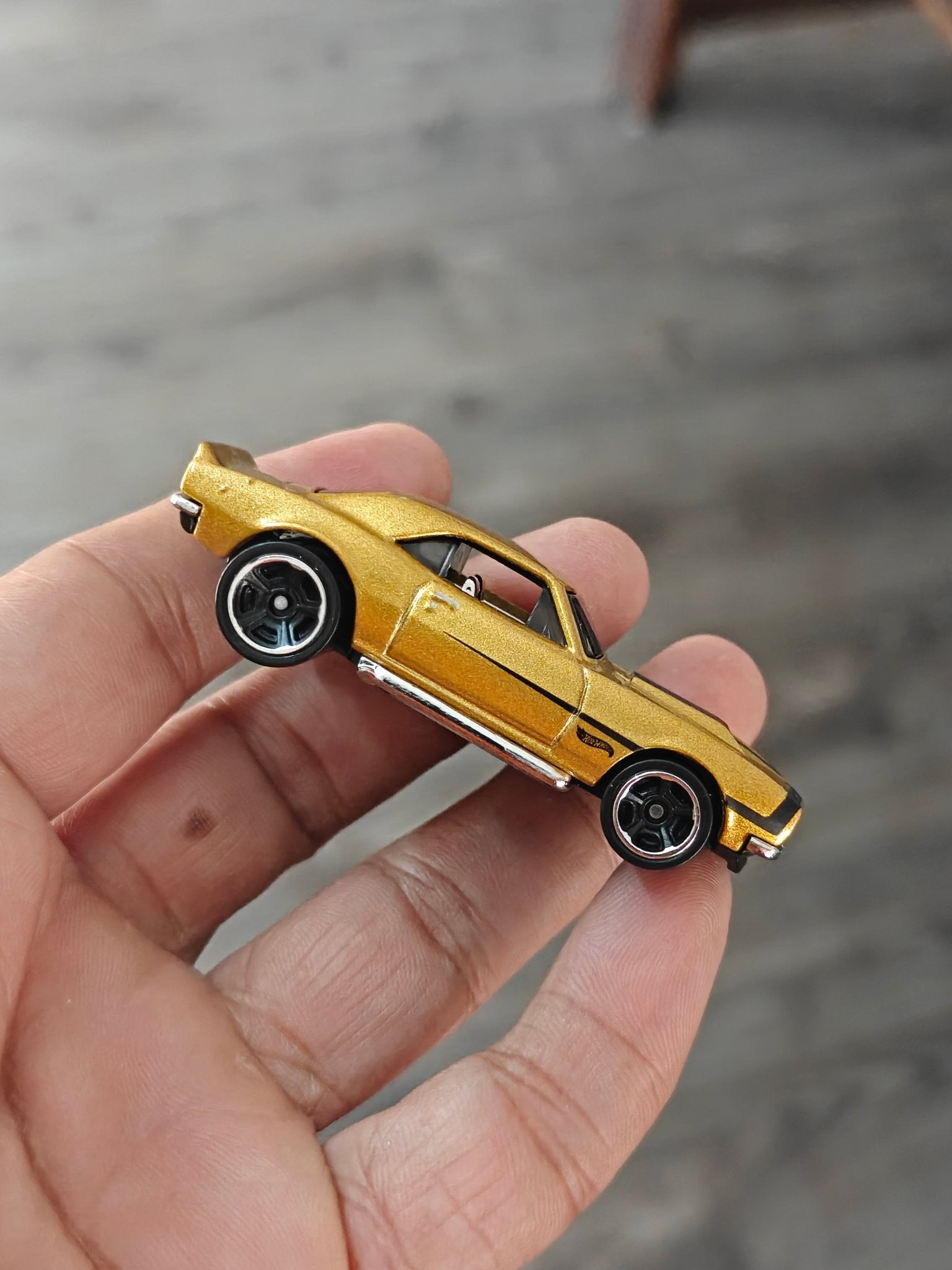 Hot Wheels 1967 Chevrolet Camaro - Gold (Uncarded - New) - Kinder Logs