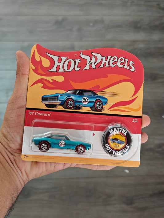 Hot Wheels 1967 Chevy Camaro - Wide Card (Imported) - Kinder Logs
