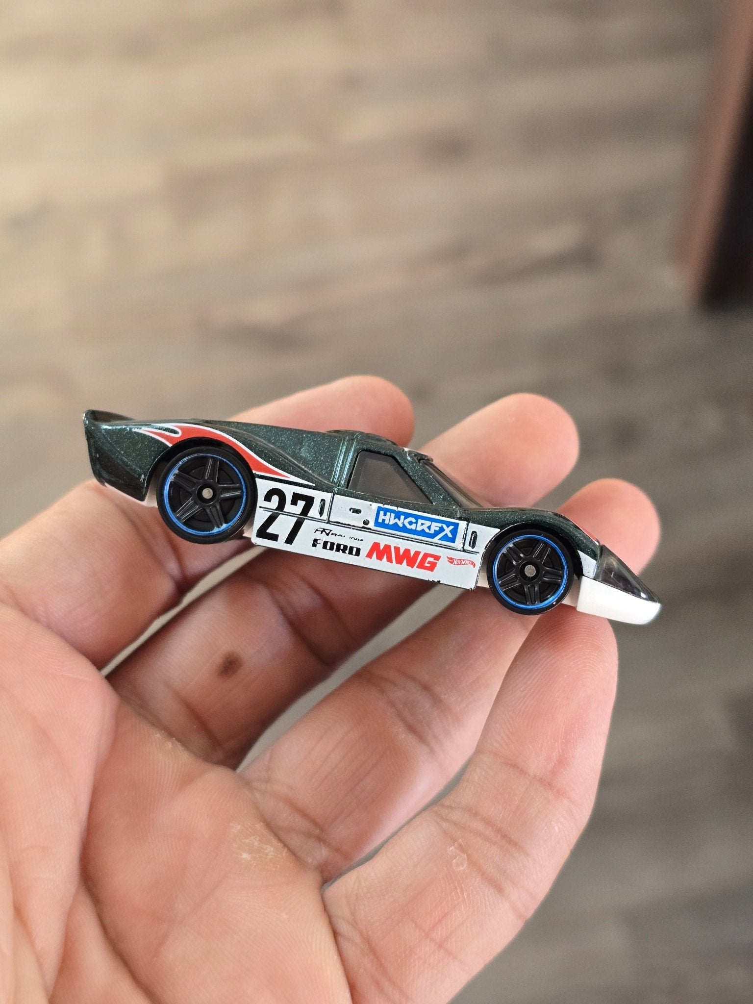 Hot Wheels 1967 Ford GT40 MKIV - Dark Green (Uncarded - New) - Kinder Logs